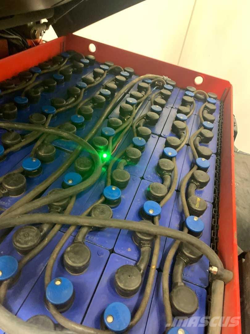 Linde E25 电动叉车