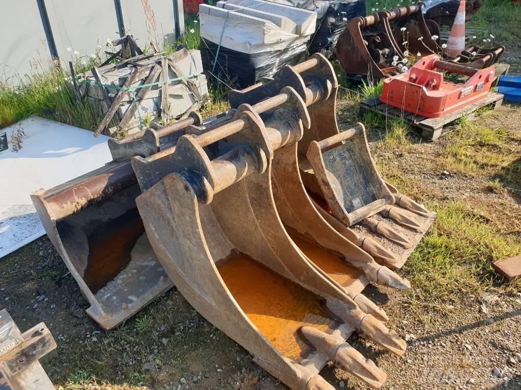 Komatsu PW118MR-11 轮式挖掘机