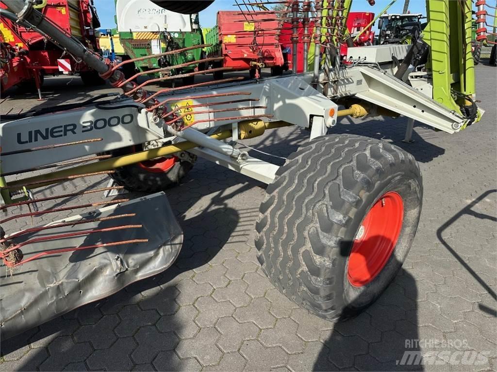 CLAAS Liner 3000 收割机