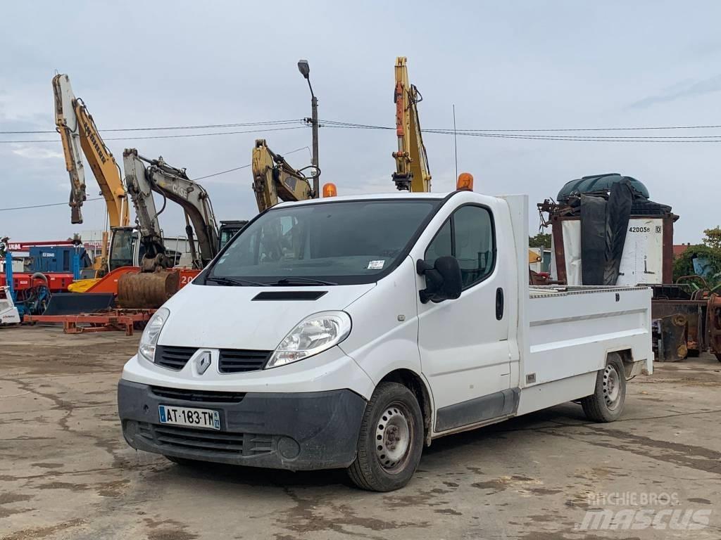 Renault Trafic 大型面包车