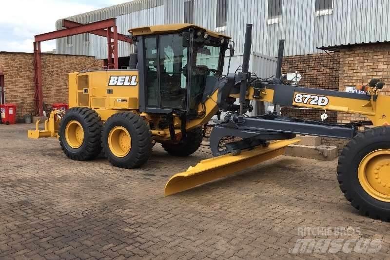 Bell 872D 平地机/推土机