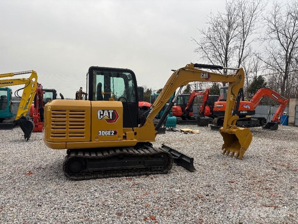 CAT 306E2 小型挖掘机