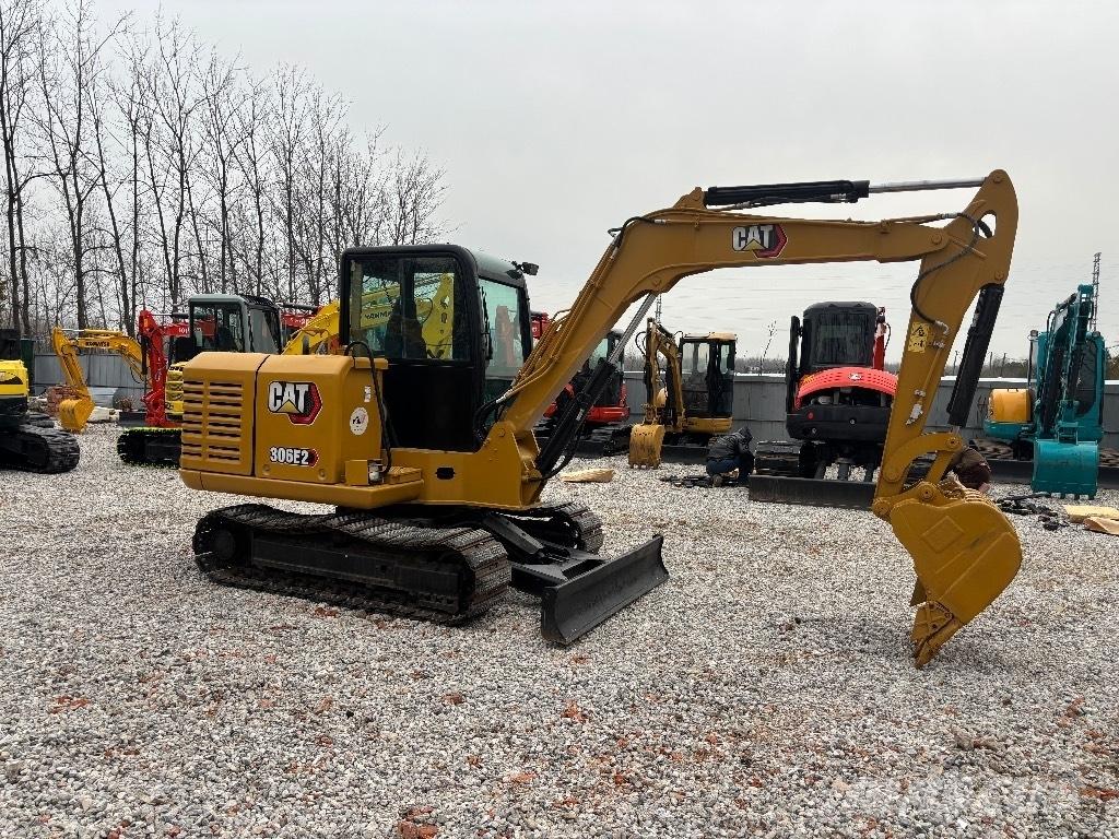 CAT 306E2 小型挖掘机
