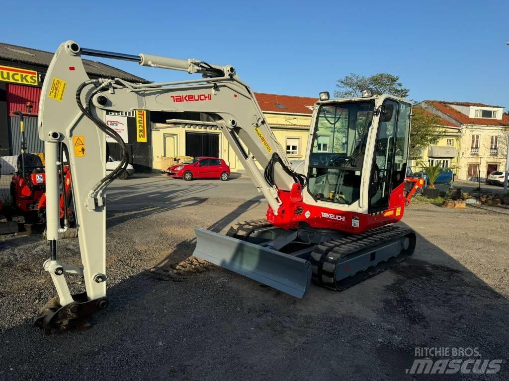 Takeuchi TB 260 小型挖掘机