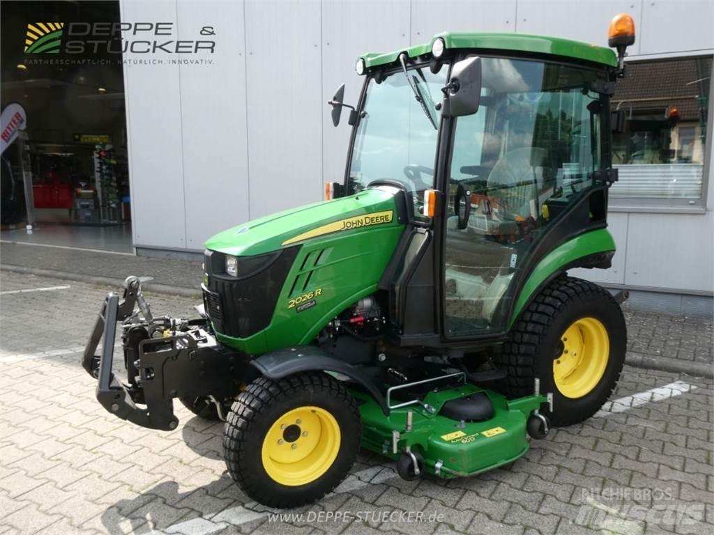 John Deere 2026R 小型拖拉机