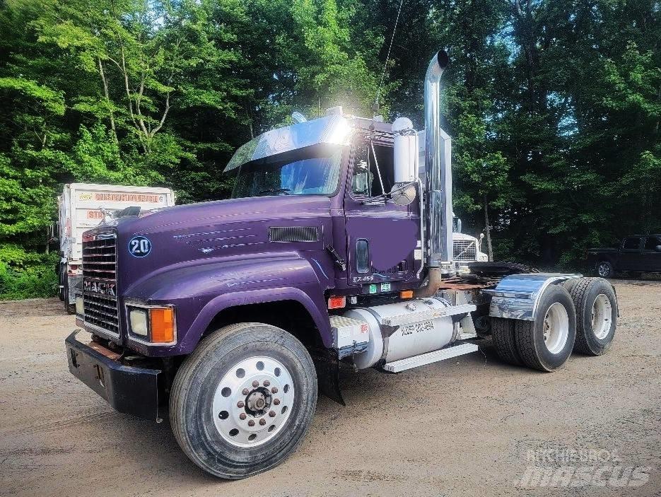 Mack CH 613 牵引车