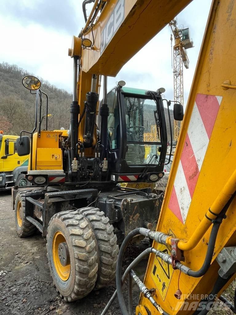 JCB JS 175 W 轮式挖掘机