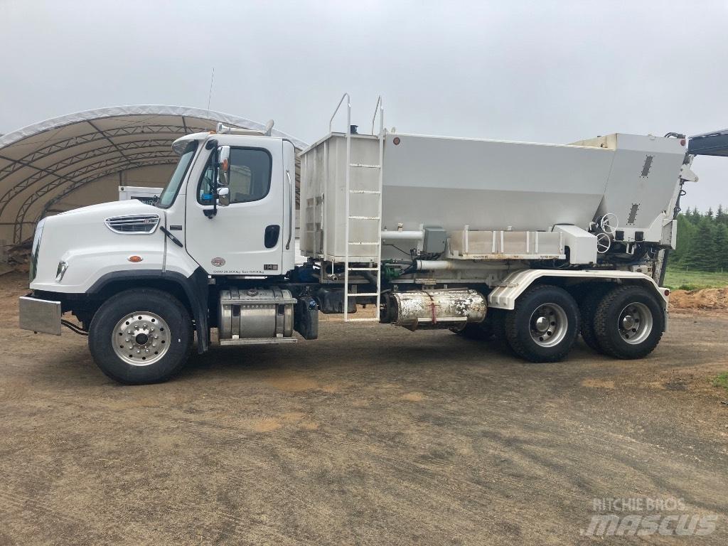 Freightliner SD 114 混凝土搅拌车