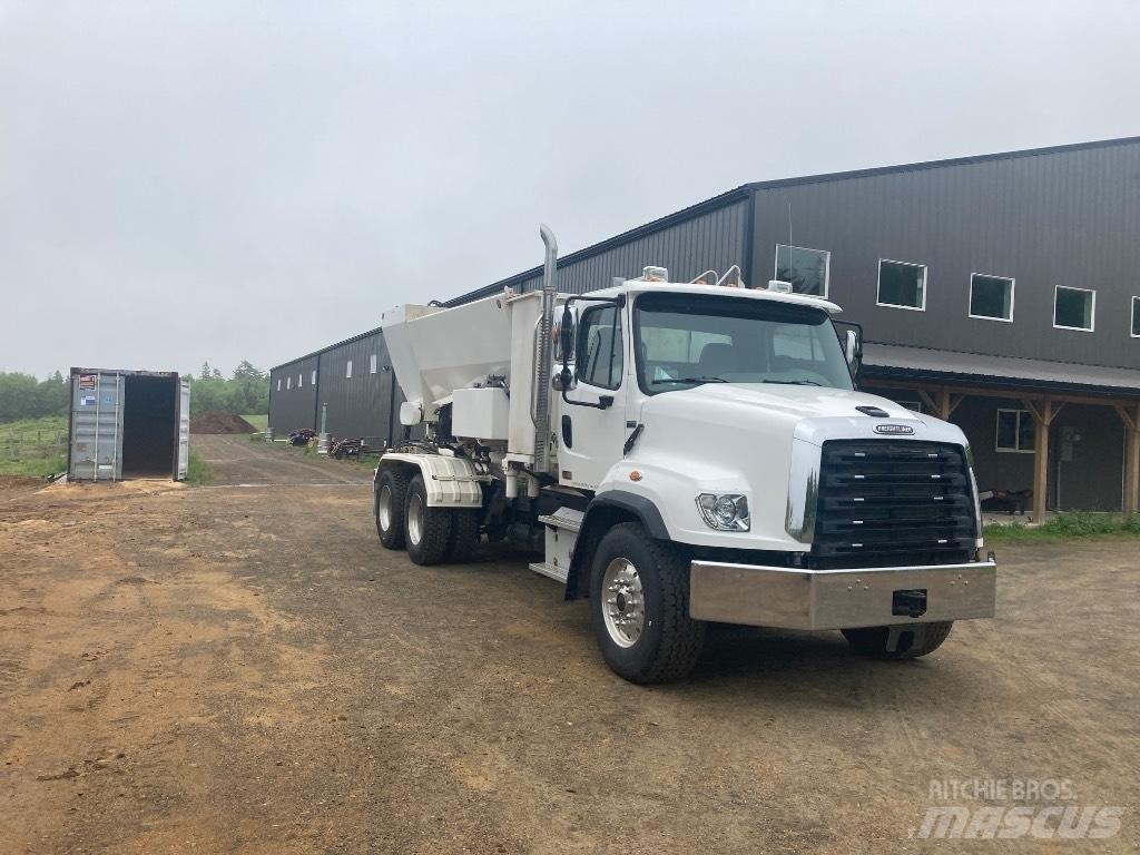 Freightliner SD 114 混凝土搅拌车