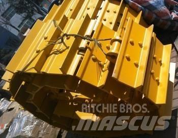 Komatsu D155A-6 履带、链条和底盘