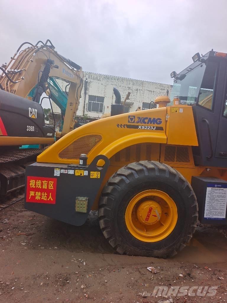XCMG XS223J 单轮压路机