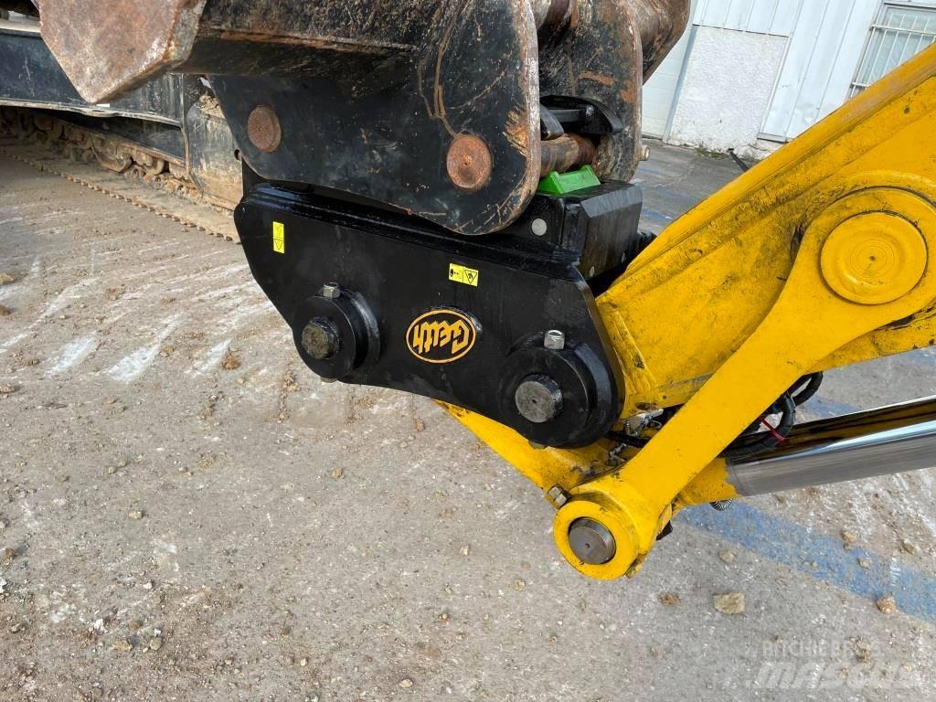 Komatsu PC240LC-11E0 履带挖掘机
