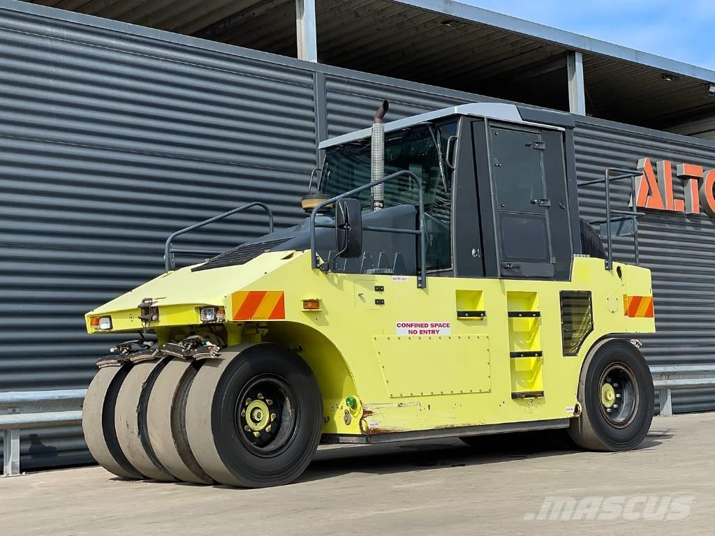 Ammann AP 240 胶轮压路机