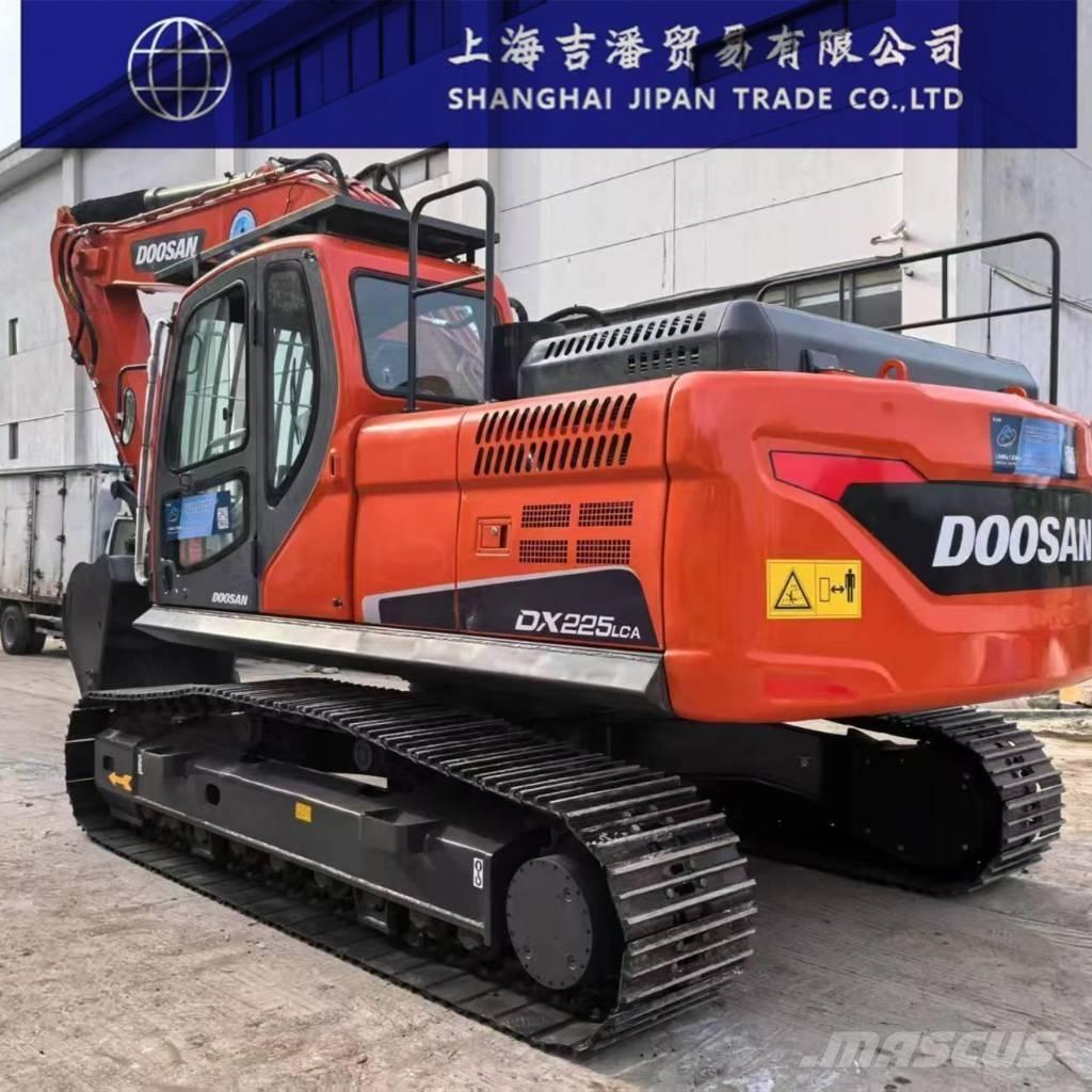 Doosan DX 225 履带挖掘机