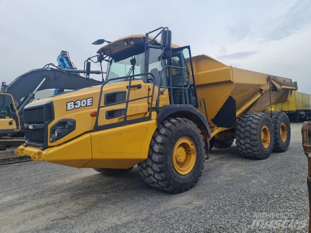 Bell B 30 E 6X6 铰接式自卸车