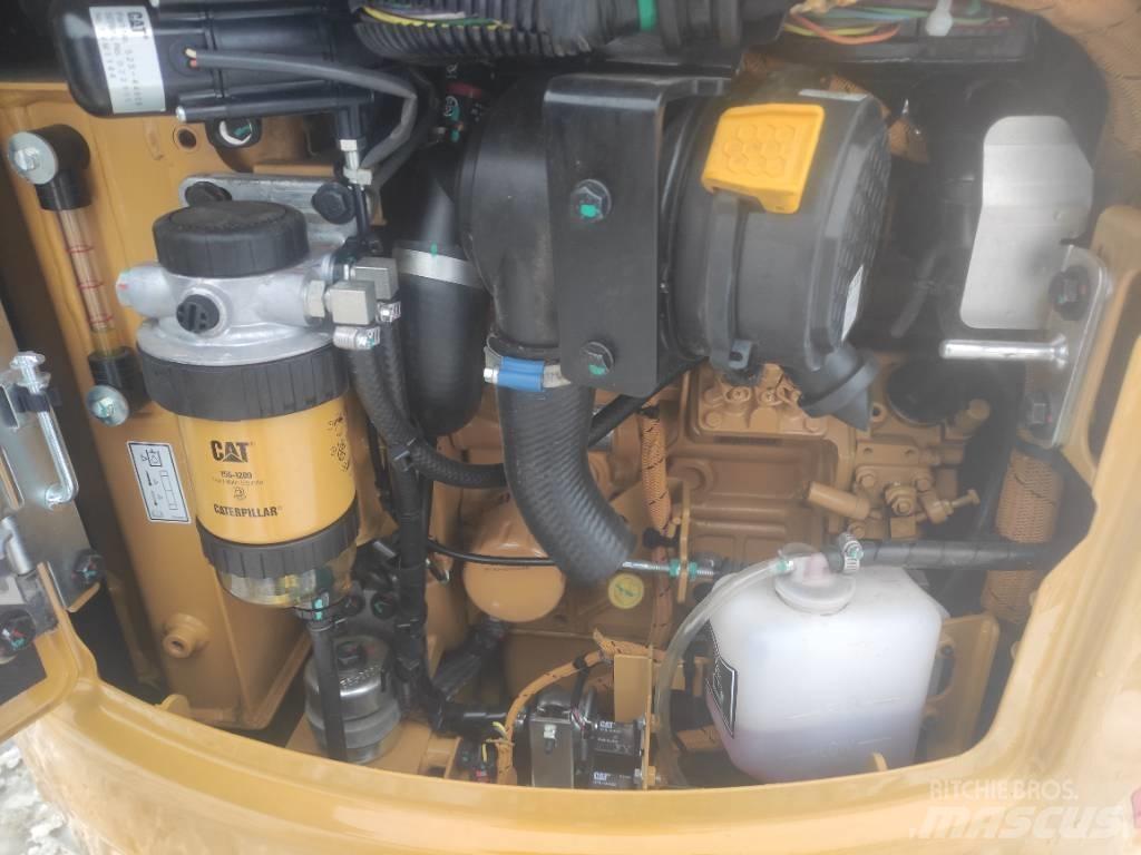 CAT 301.6 小型挖掘机
