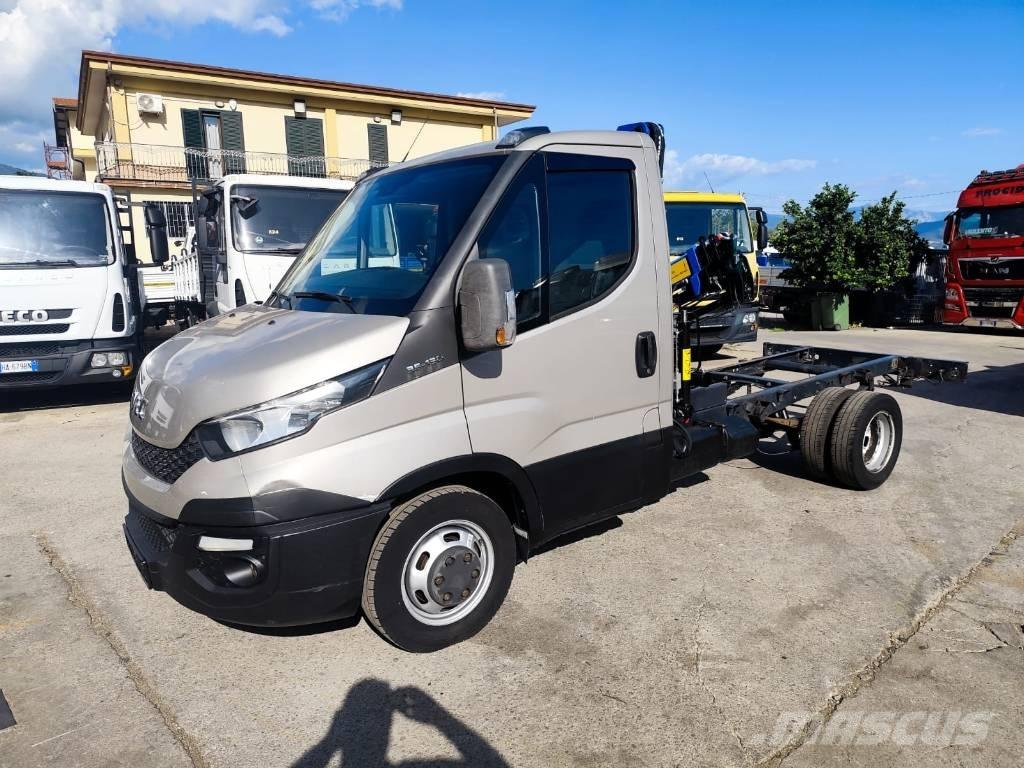 Iveco Daily 35-130 起重车