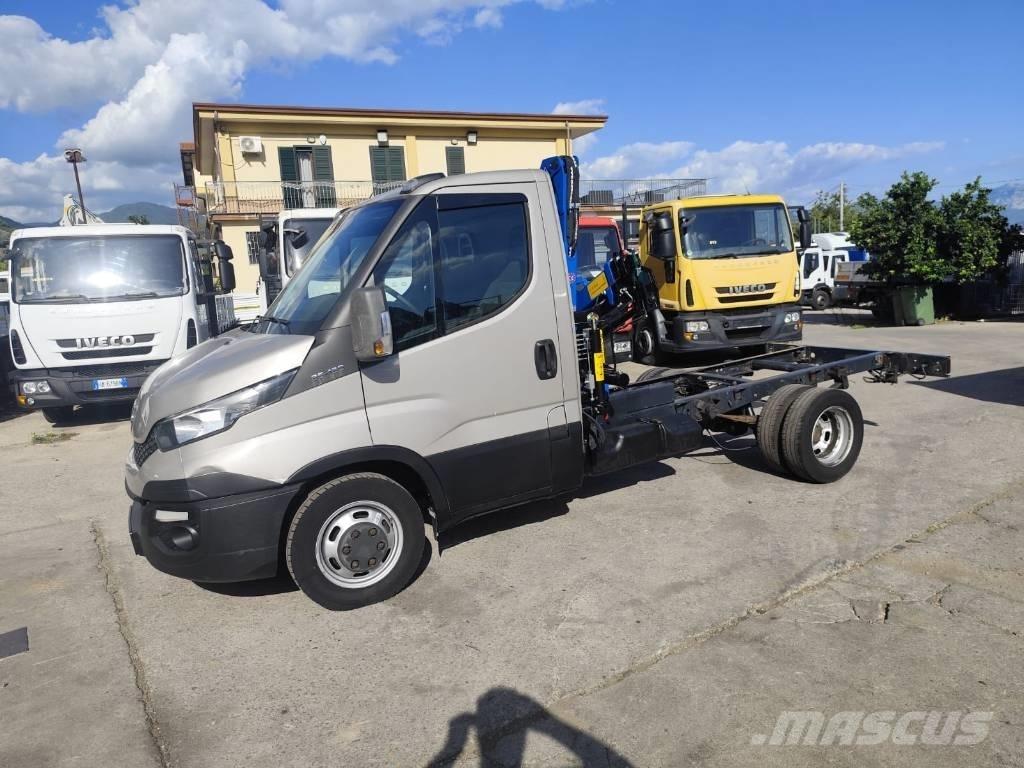 Iveco Daily 35-130 起重车