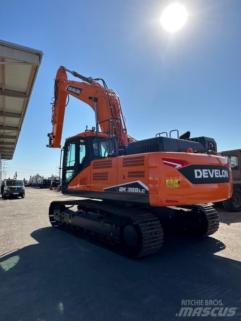 Develon DX300Lc-7 履带挖掘机