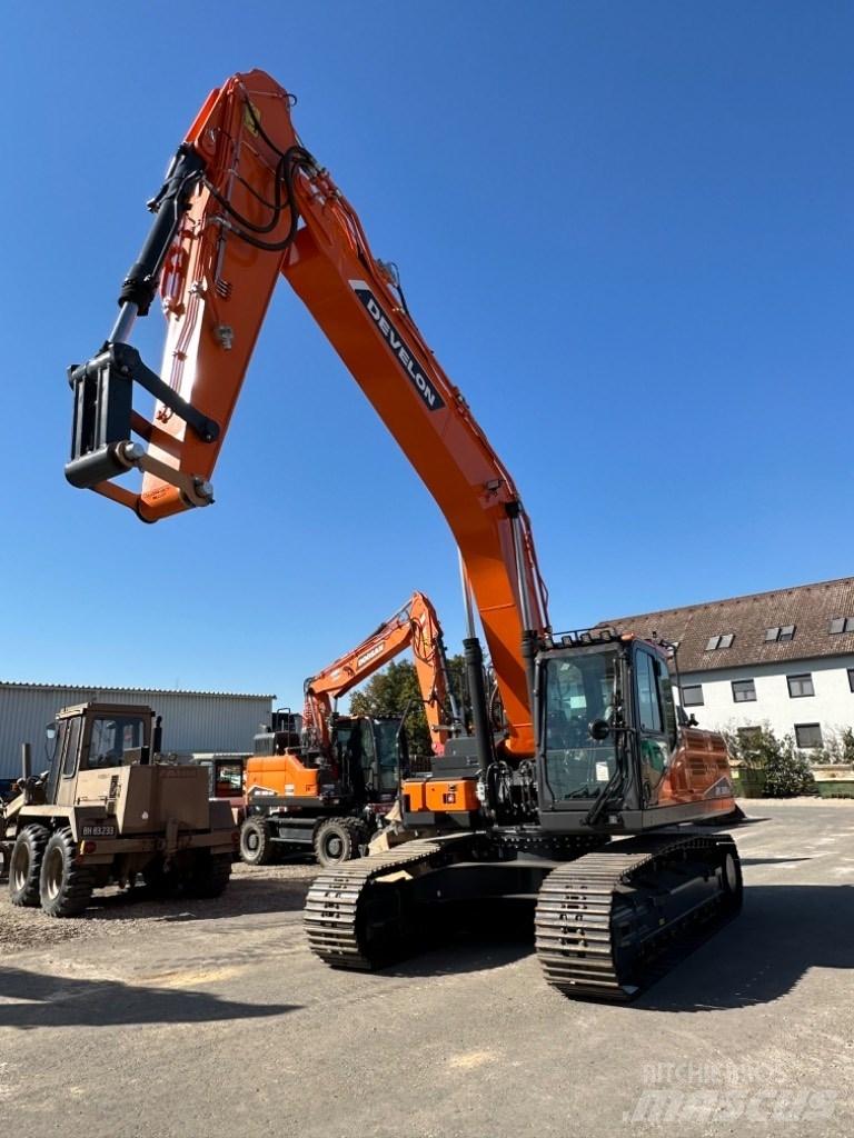 Develon DX300Lc-7 履带挖掘机