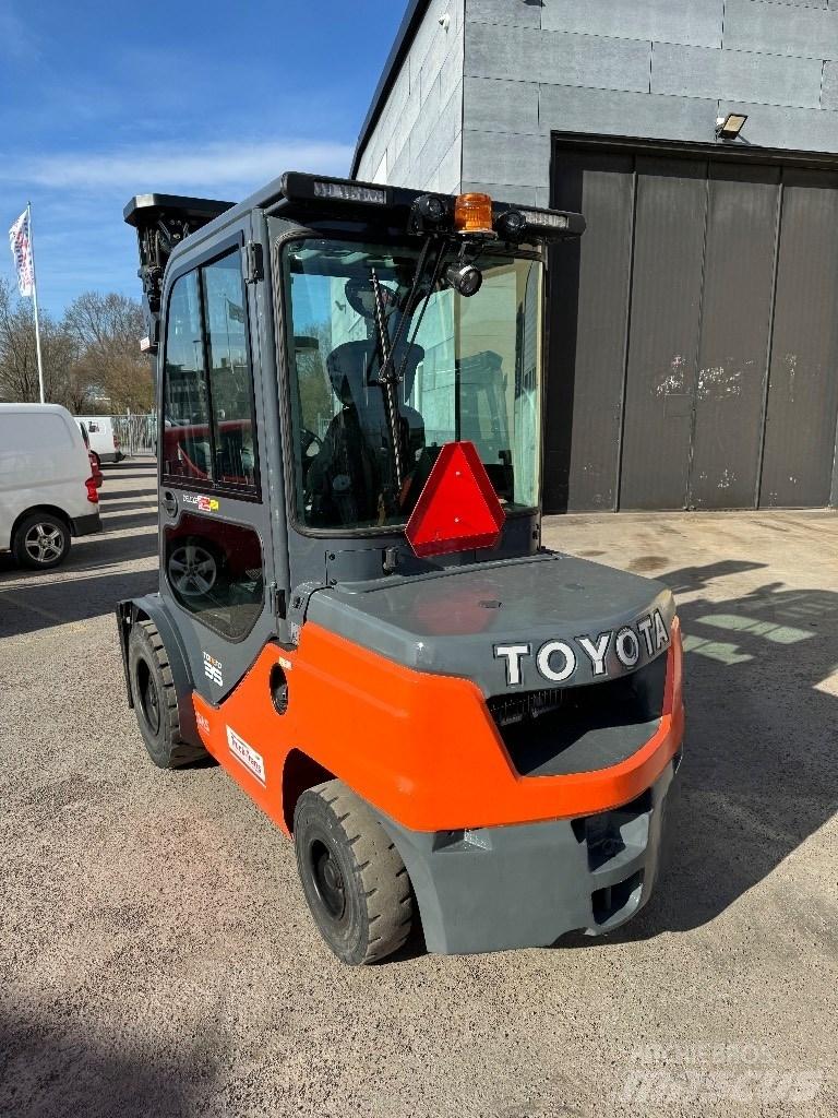Toyota 52-8FDJF35 柴油叉车