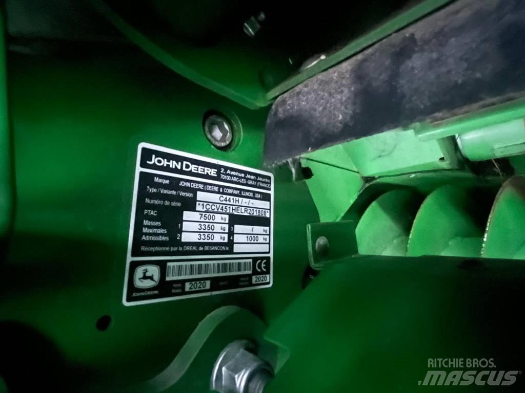 John Deere V451R 圆捆打捆机
