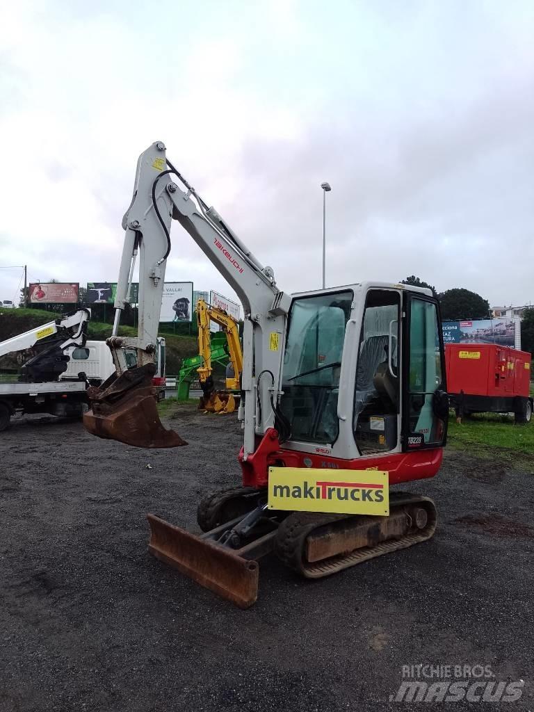 Takeuchi TB228 小型挖掘机