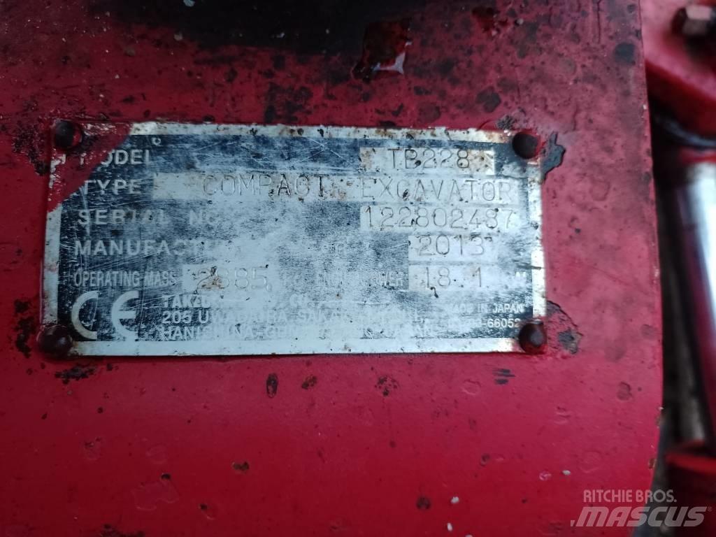 Takeuchi TB228 小型挖掘机