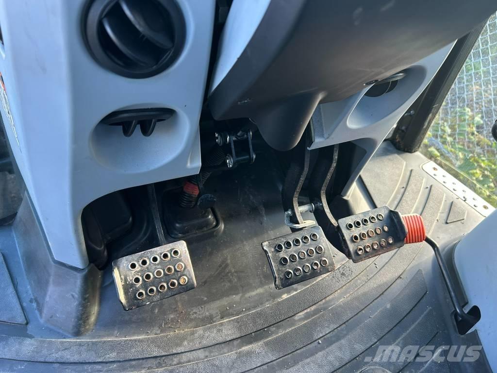 New Holland T 5.105 拖拉机/农用车