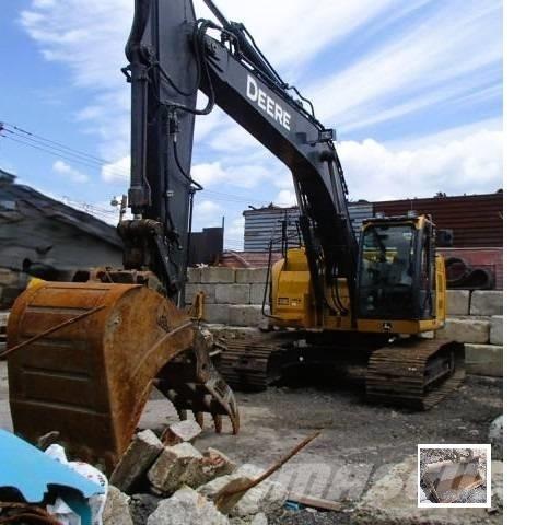 John Deere 245 GLC 履带挖掘机