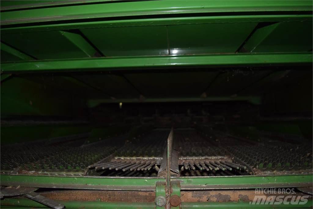 John Deere 2066 联合收割机
