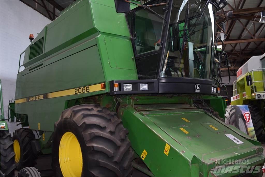 John Deere 2066 联合收割机