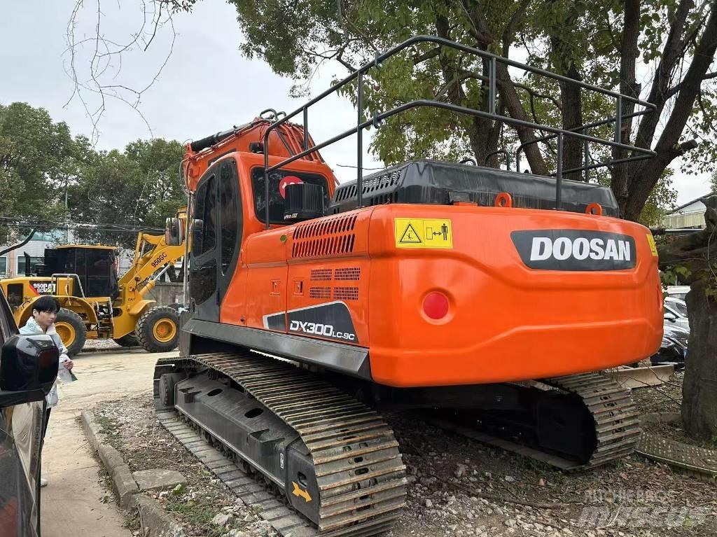 Doosan DX300LC-9c 履带挖掘机