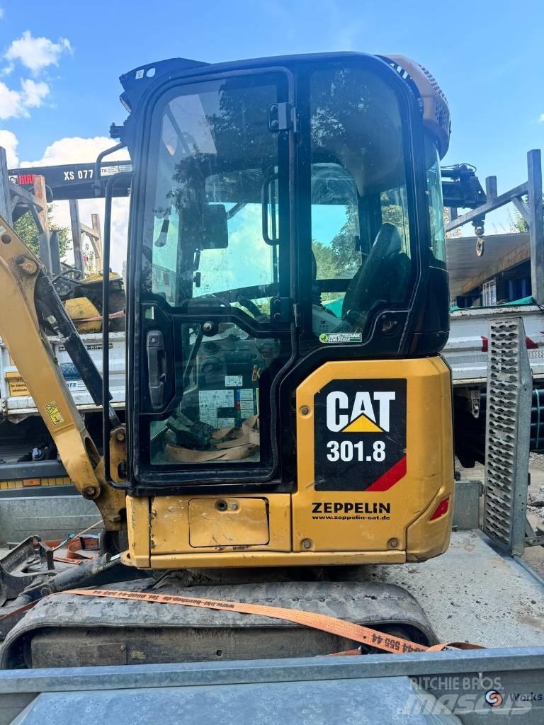 CAT 301.8 小型挖掘机