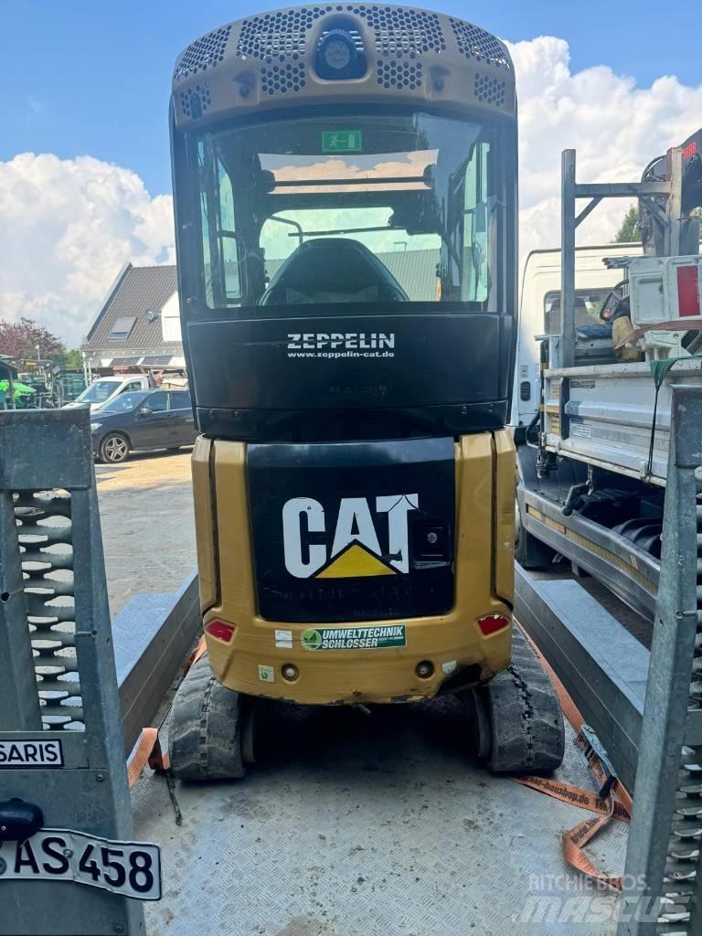 CAT 301.8 小型挖掘机
