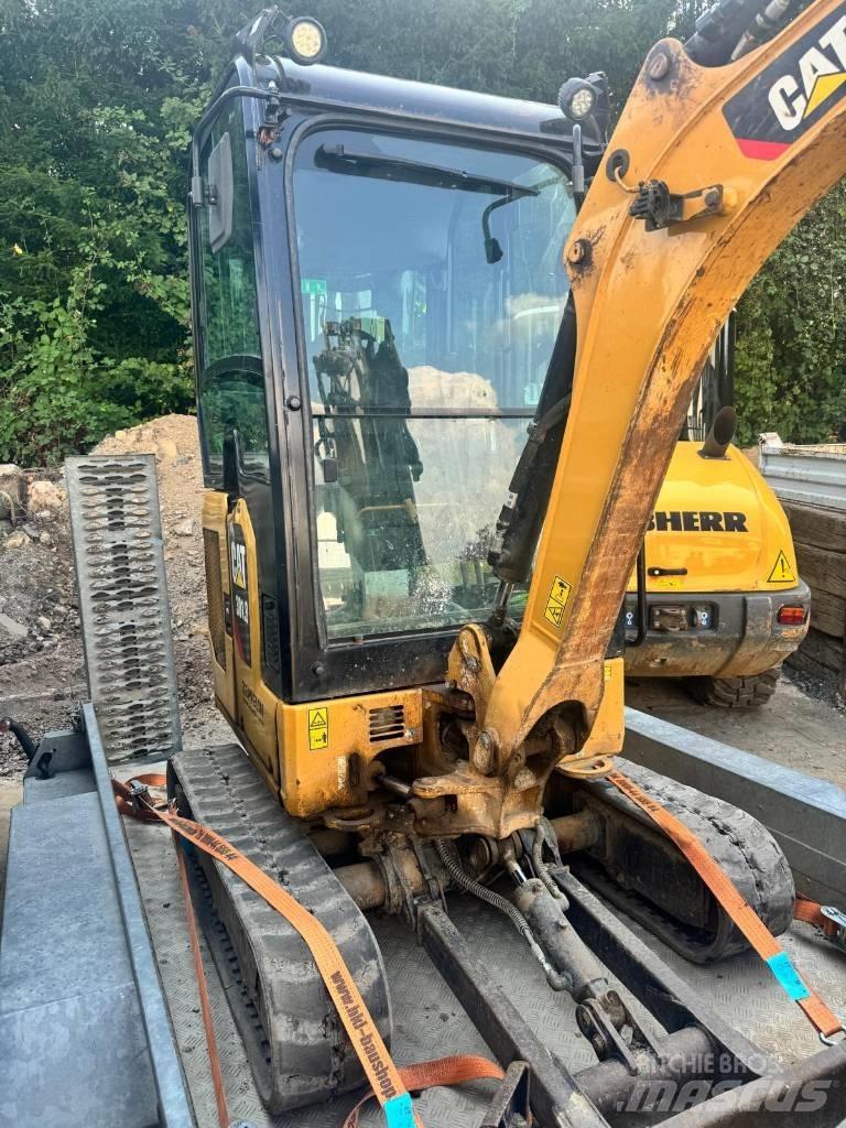 CAT 301.8 小型挖掘机