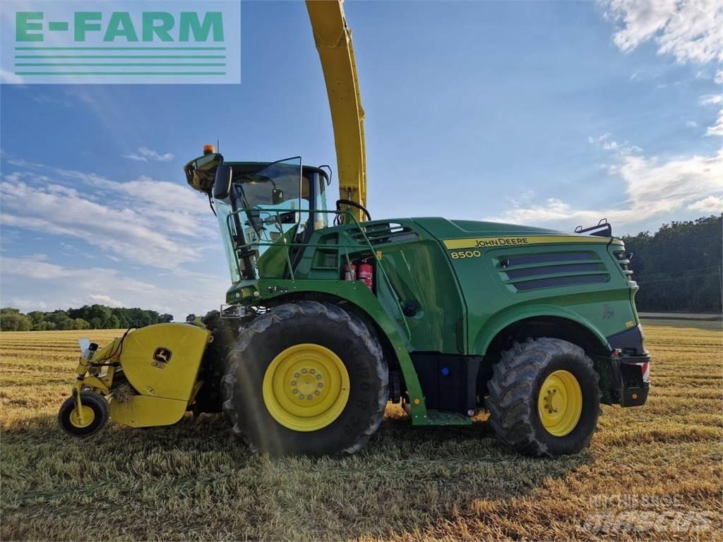 John Deere 8500 自走式青贮饲料收割机