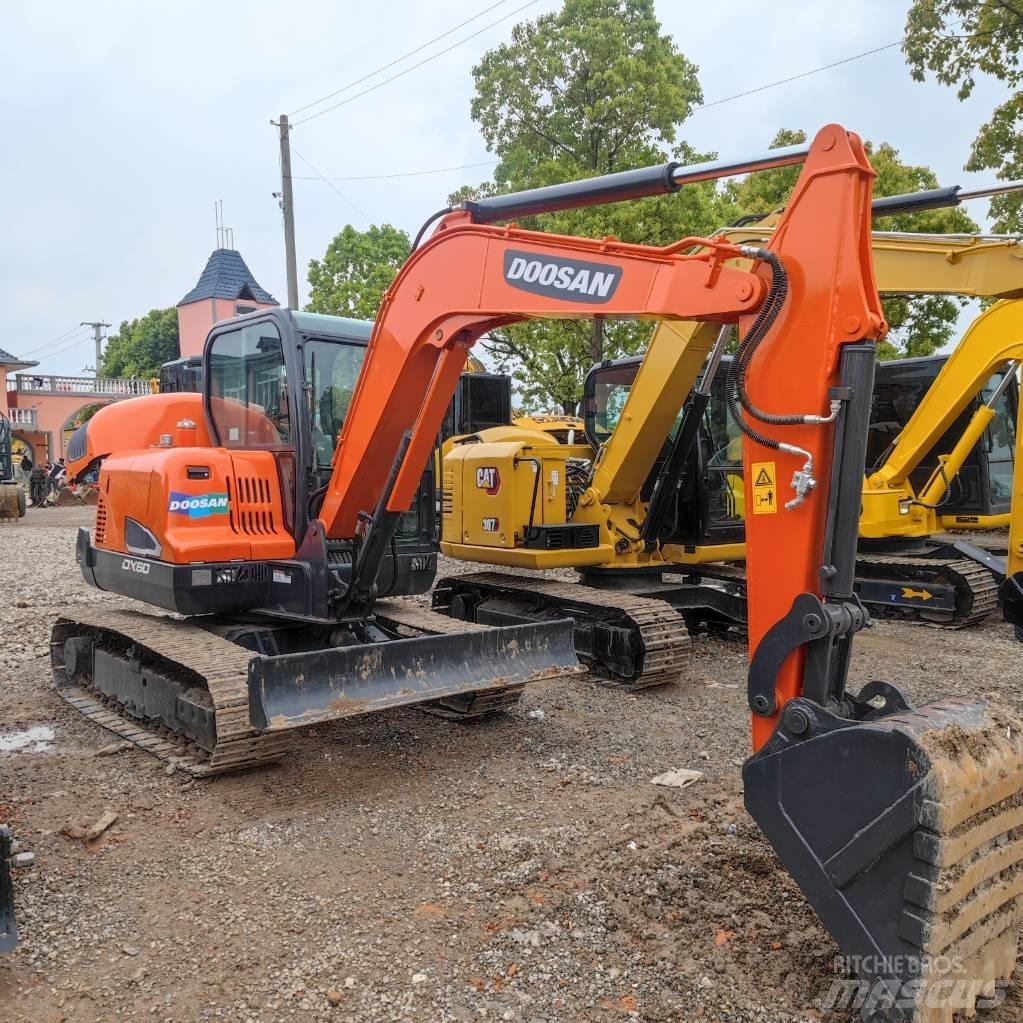 Doosan DX60 小型挖掘机