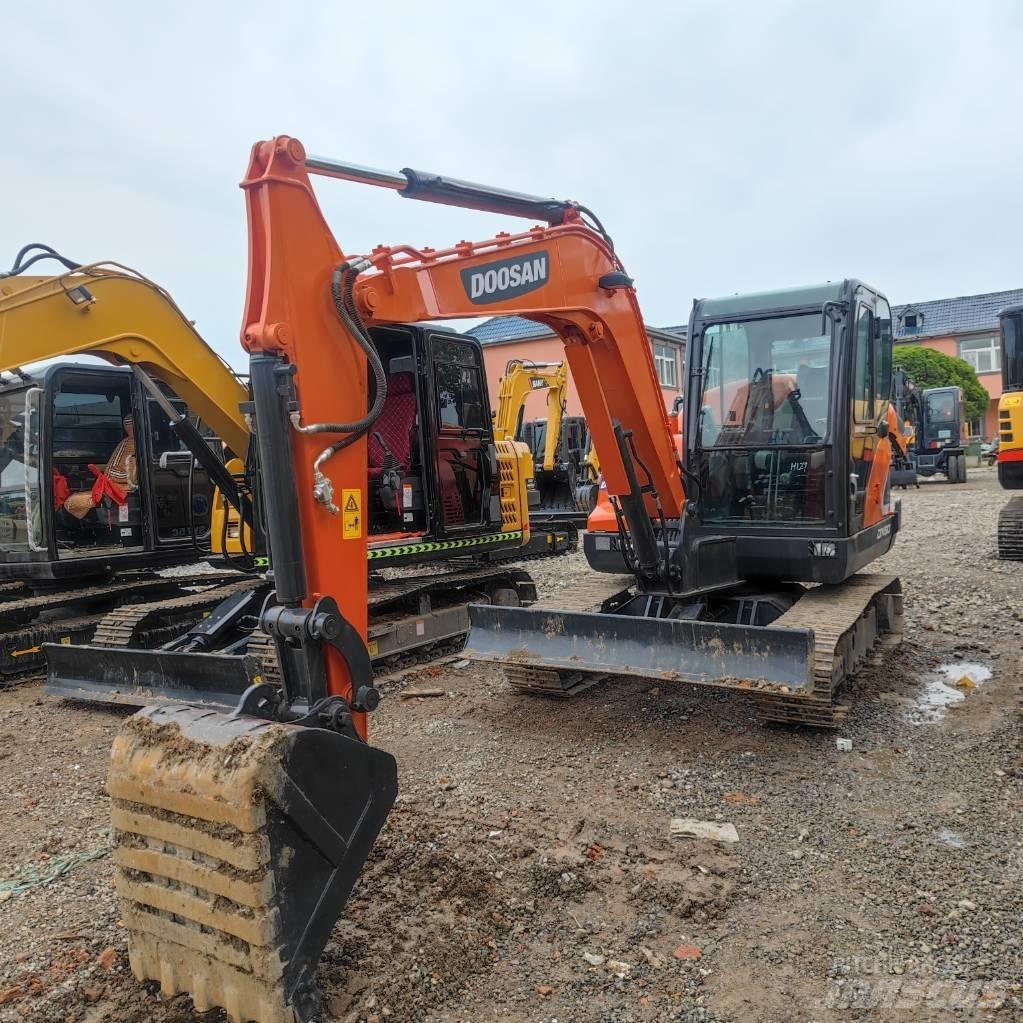 Doosan DX60 小型挖掘机