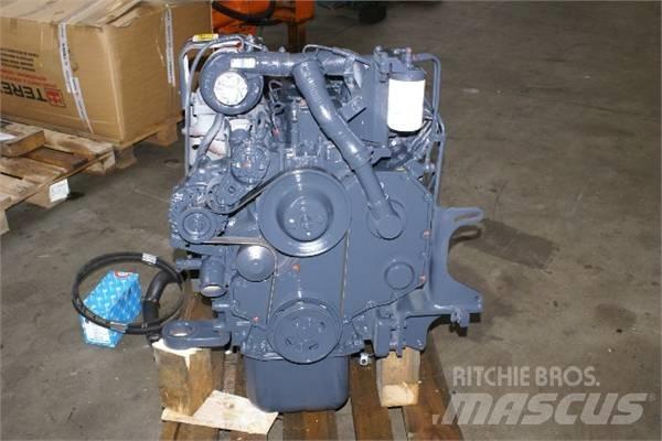 Komatsu S6D102E 发动机