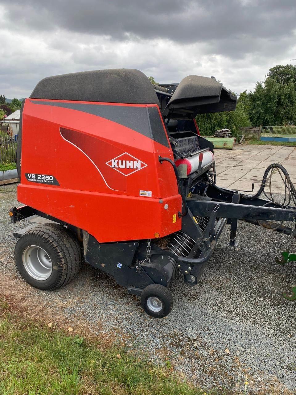 Kuhn VB 2260 圆捆打捆机