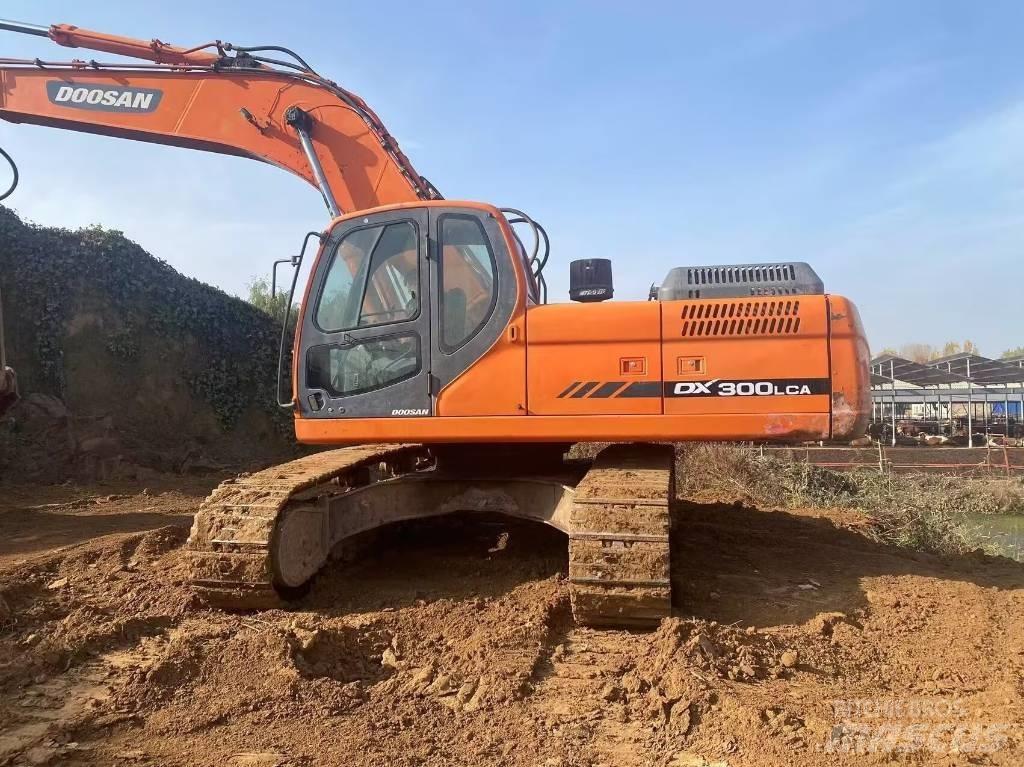 Doosan DX 300 LC 履带挖掘机