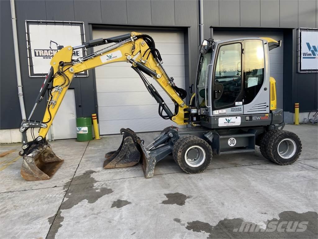 Neuson EW65 (7762) 轮式挖掘机