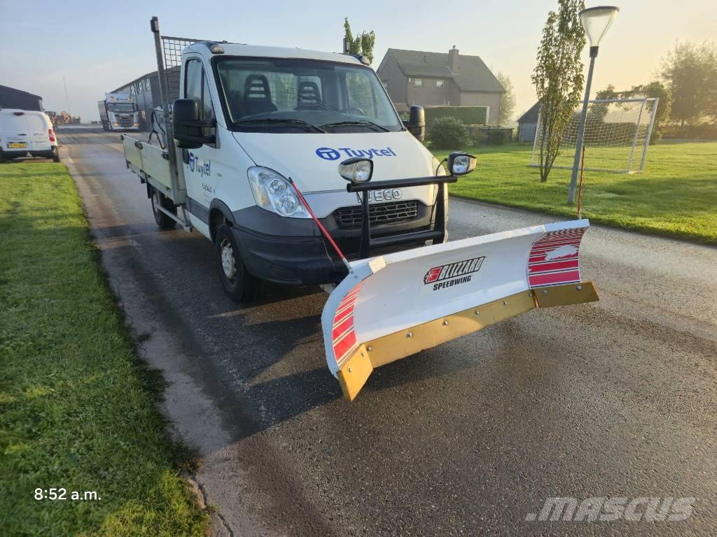 Iveco daily 35 s17 皮卡车