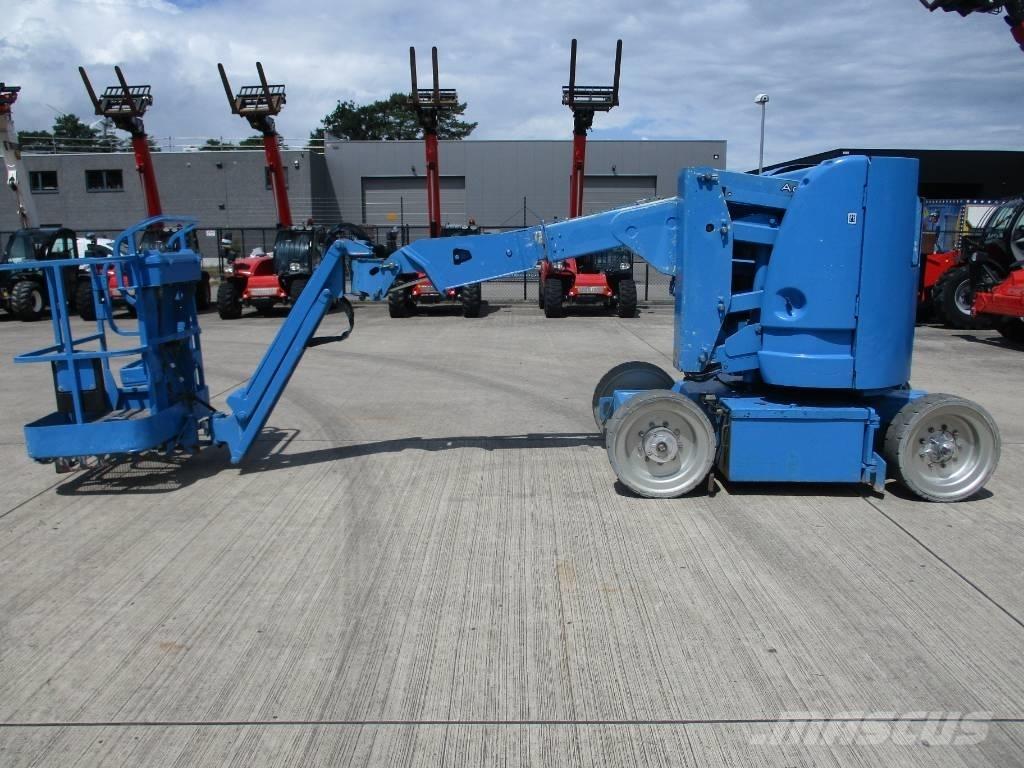 JLG E300 AJP (180) 自走式伸缩臂升降机