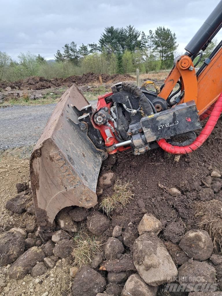 Hitachi ZX55US-6 CLR 小型挖掘机