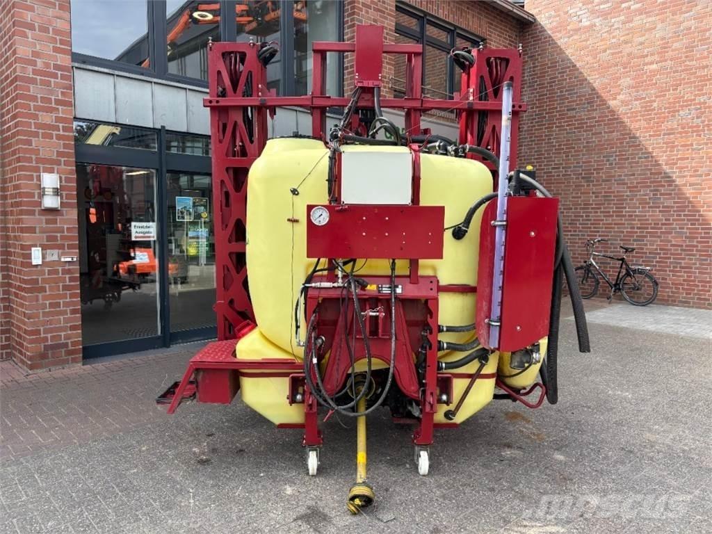 Hardi Master 1200 牵引式喷雾机