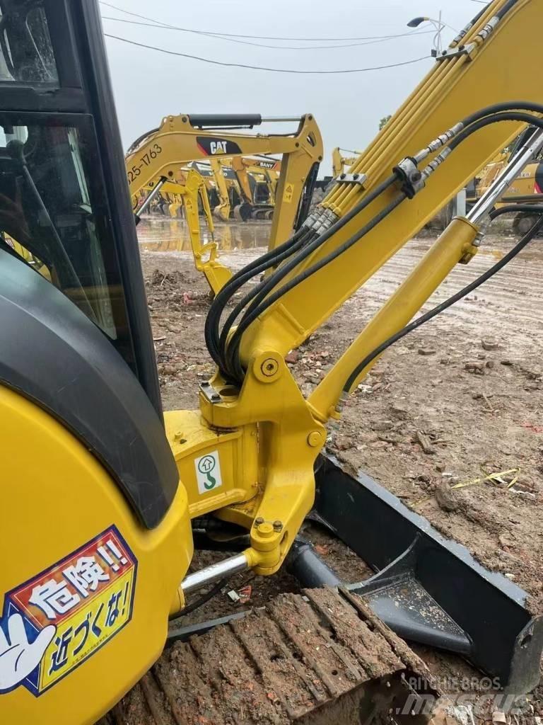 Komatsu PC 30 小型挖掘机