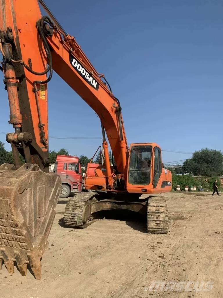 Doosan DH300 履带挖掘机
