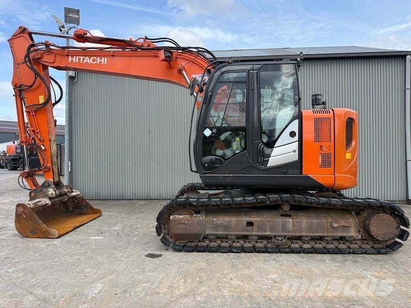 Hitachi ZX 135 US-5B 履带挖掘机